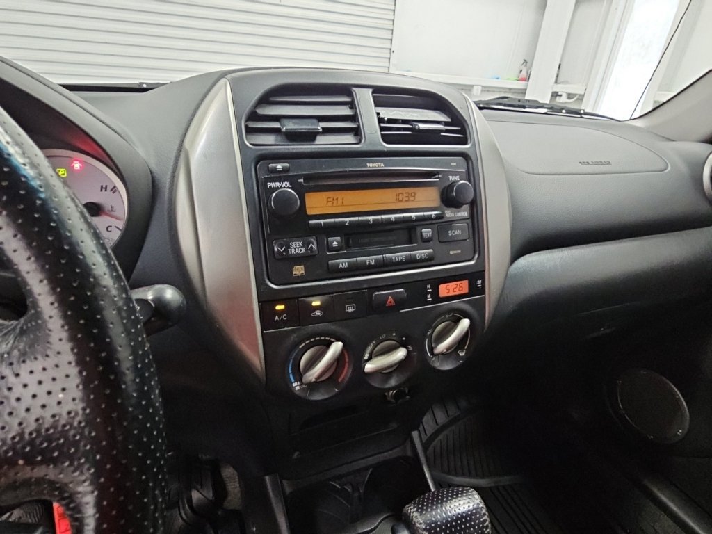 Used 2005 Toyota RAV4 2WD w/ "L" Pkg image 14
