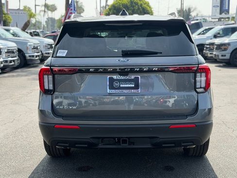 Used 2026 Ford Explorer Active RWD image 12