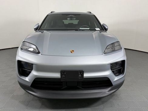 Certified 2025 Porsche Macan 4S Electric AWD/4WD image 10