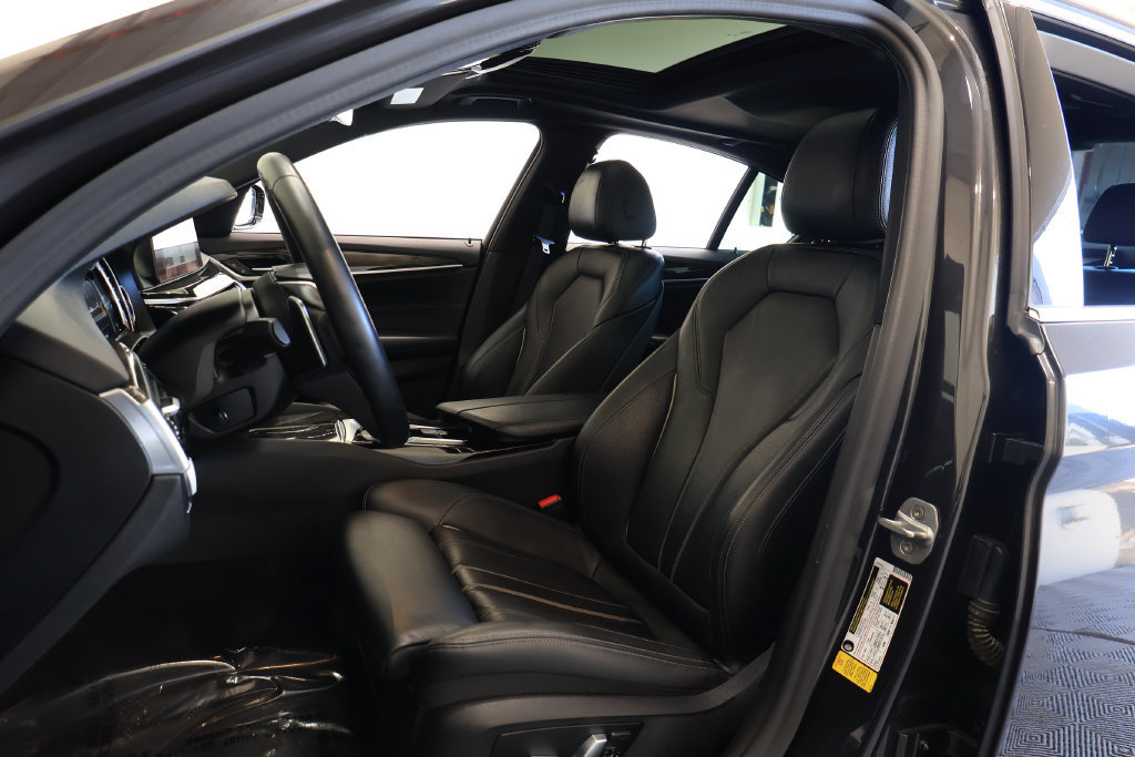 Used 2019 BMW 540i w/ Convenience Package RWD image 17