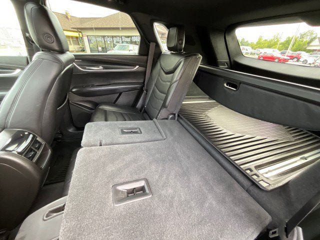 Used 2018 Cadillac XT5 Platinum w/ Driver Assist Package AWD/4WD image 36