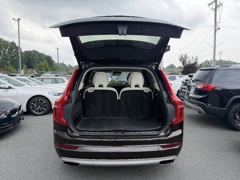 Used 2018 Volvo XC90 T6 Momentum w/ Convenience Package AWD/4WD image 12