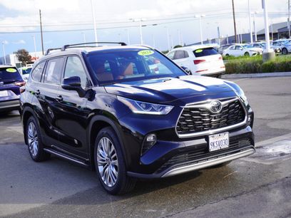 Used 2024 Toyota Highlander Platinum