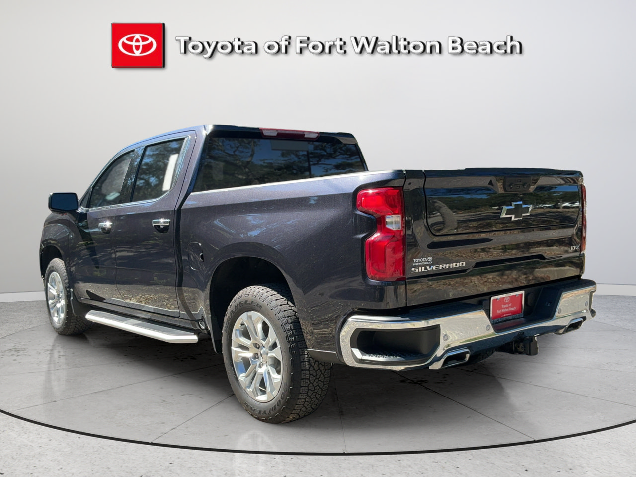 Used 2024 Chevrolet Silverado 1500 LTZ AWD/4WD image 4