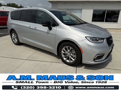 Used 2026 Chrysler Pacifica Limited