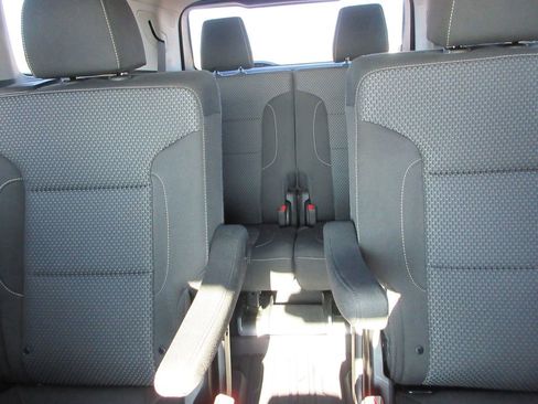 Used 2023 GMC Acadia SLE w/ Driver Convenience Package image 20