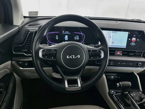 Used 2025 Kia Sportage EX FWD image 18
