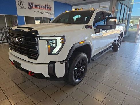 Used 2024 GMC Sierra 2500 AT4 w/ AT4 Premium Plus Package AWD/4WD image 4