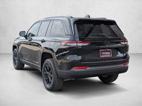 New 2026 Jeep Grand Cherokee Altitude image 8