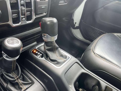 Used 2021 Jeep Wrangler Unlimited Sahara AWD/4WD image 29