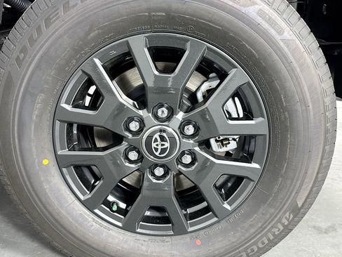 New 2026 Toyota 4Runner SR5 image 31