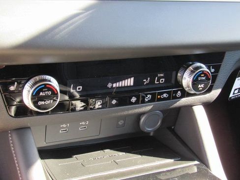 New 2026 Mitsubishi Outlander SE image 16