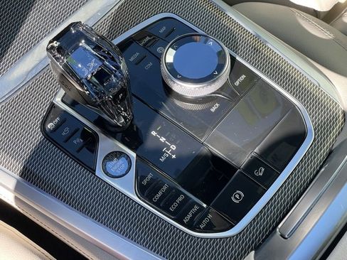 Used 2021 BMW X5 xDrive40i w/ M Sport Package image 21