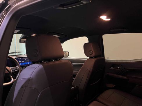 Used 2024 Chevrolet Colorado Z71 w/ Z71 Convenience Package 2 image 12