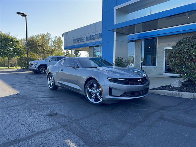 Used 2024 Chevrolet Camaro LT RWD image 1