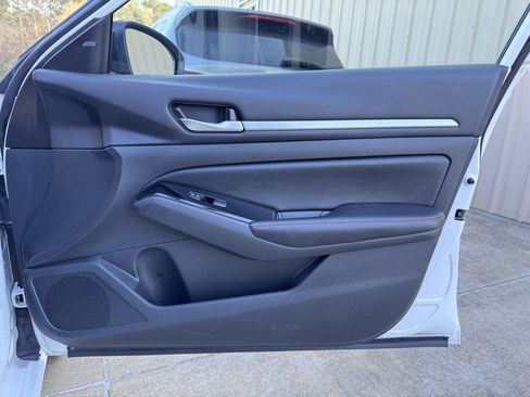 Used 2024 Nissan Altima 2.5 SR image 19