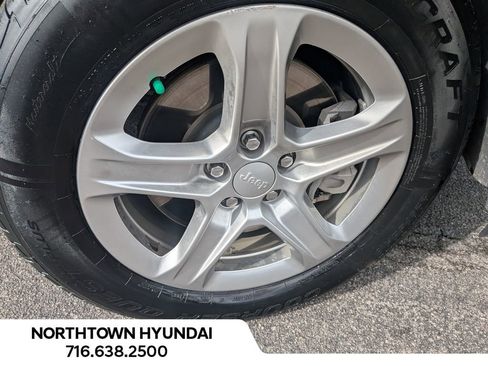 Used 2024 Jeep Compass Latitude image 43