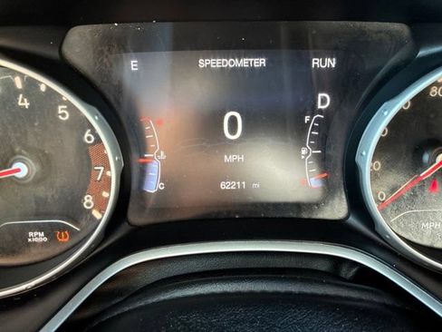 Used 2020 Jeep Compass Latitude FWD image 10