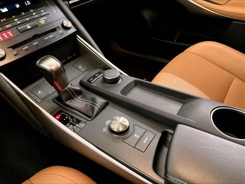 Used 2018 Lexus IS 300 AWD image 16