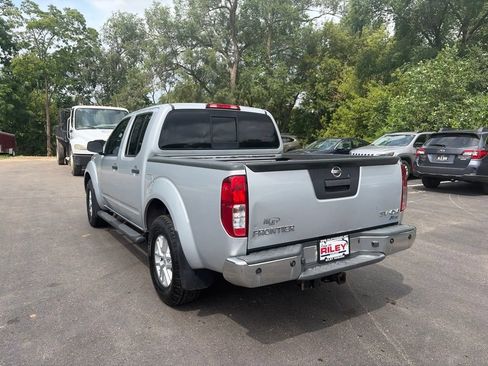 Used 2017 Nissan Frontier SV w/ SV Value Truck Package AWD/4WD image 8