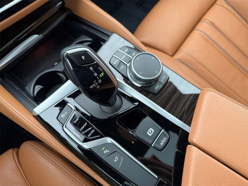 Used 2020 BMW 540i xDrive w/ M Sport Package image 25