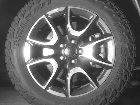 Used 2025 Jeep Compass Trailhawk AWD/4WD image 13