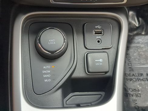 Used 2018 Jeep Compass Sport AWD/4WD image 26