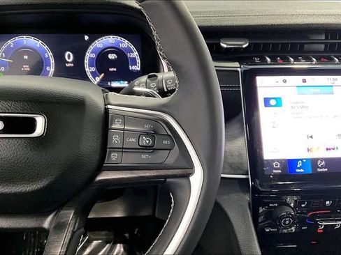 Used 2024 Jeep Grand Cherokee Limited w/ Luxury Tech Group II image 12