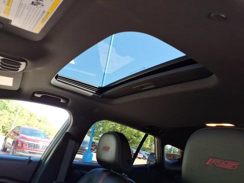 Used 2024 Chevrolet Trax RS w/ Sunroof Package FWD image 13