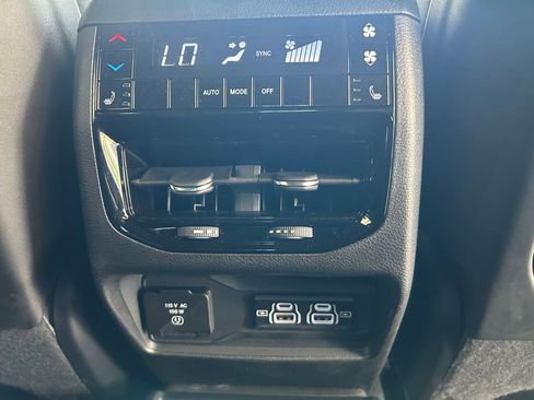 Used 2025 Jeep Grand Cherokee L Overland w/ Advanced Protech Group III AWD/4WD image 33