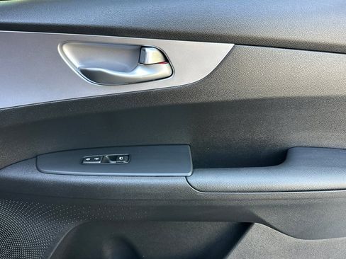 Used 2024 Kia Forte LXS w/ LXS Technology Package FWD image 21