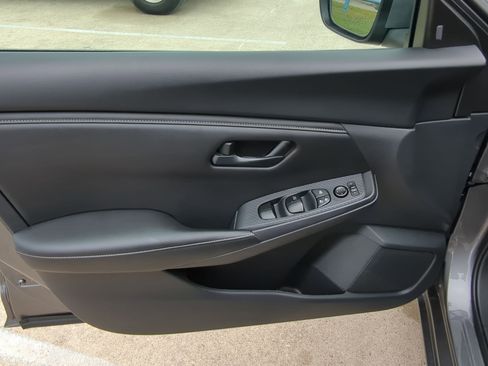 Used 2024 Nissan Sentra S image 13