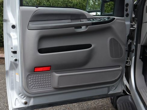 Used 2000 Ford F350 XLT image 16