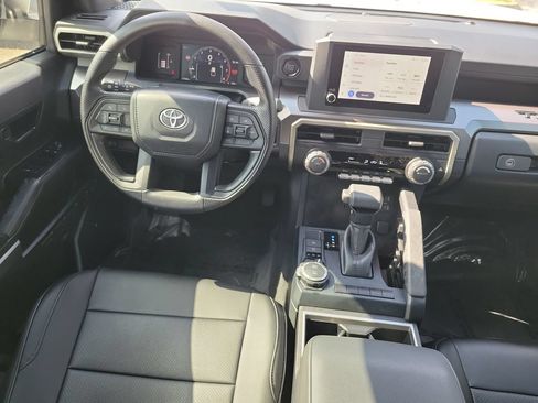 Used 2025 Toyota Tacoma SR5 AWD/4WD image 26