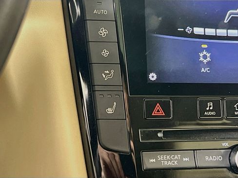 Used 2019 INFINITI QX50 Luxe AWD/4WD image 19