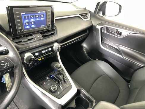 Used 2021 Toyota RAV4 LE image 72