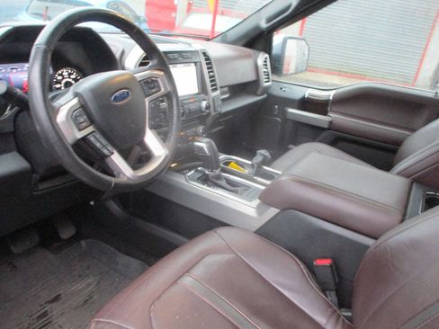 Used 2016 Ford F150 Platinum w/ Equipment Group 701A Luxury image 5