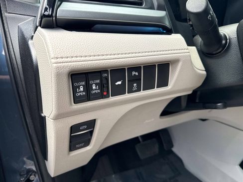 Certified 2025 Honda Odyssey Touring image 21