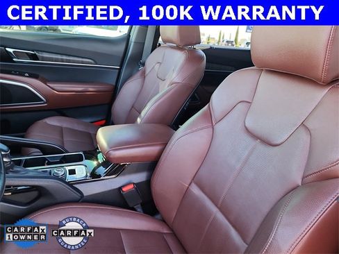 Used 2024 Kia Telluride EX w/ EX Captain's Chair Package image 13
