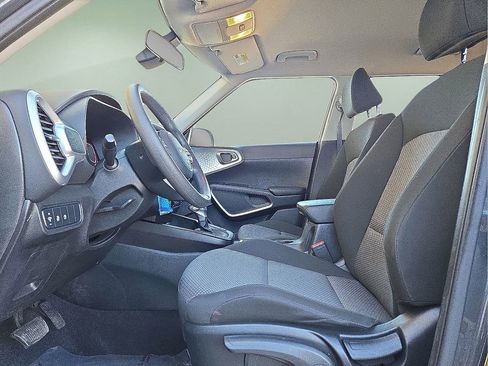 Used 2024 Kia Soul LX w/ Option Group 015 image 21