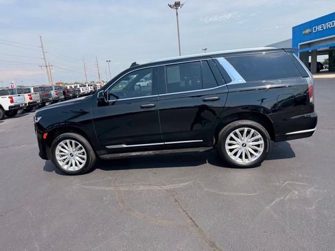 Used 2024 Cadillac Escalade Luxury AWD/4WD image 2