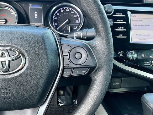 Used 2020 Toyota Camry LE image 20