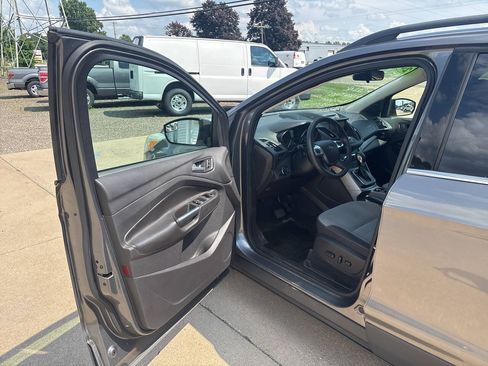 Used 2014 Ford Escape SE w/ Equipment Group 201A AWD/4WD image 8