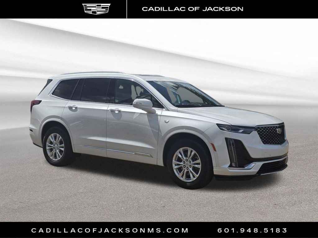 Certified 2024 Cadillac XT6 Luxury FWD image 3