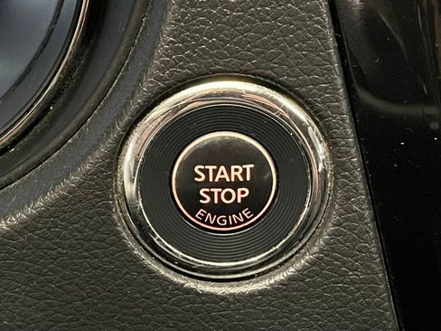 Used 2020 Nissan Rogue SV FWD image 13