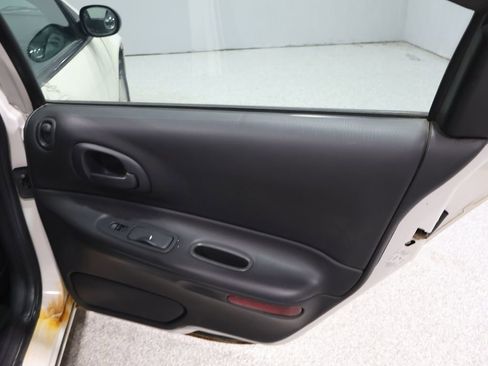 Used 2004 Dodge Intrepid SE image 20