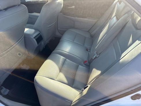 Used 2014 Toyota Camry LE w/ Moonroof Package FWD image 17