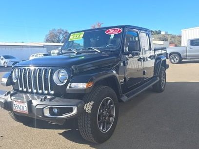 Used 2022 Jeep Gladiator Overland w/ Popular Equipment Package