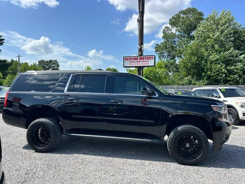 Used 2019 Chevrolet Suburban LT AWD/4WD image 3