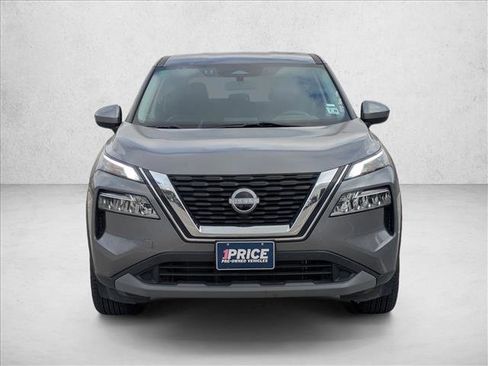 Used 2023 Nissan Rogue SV image 2